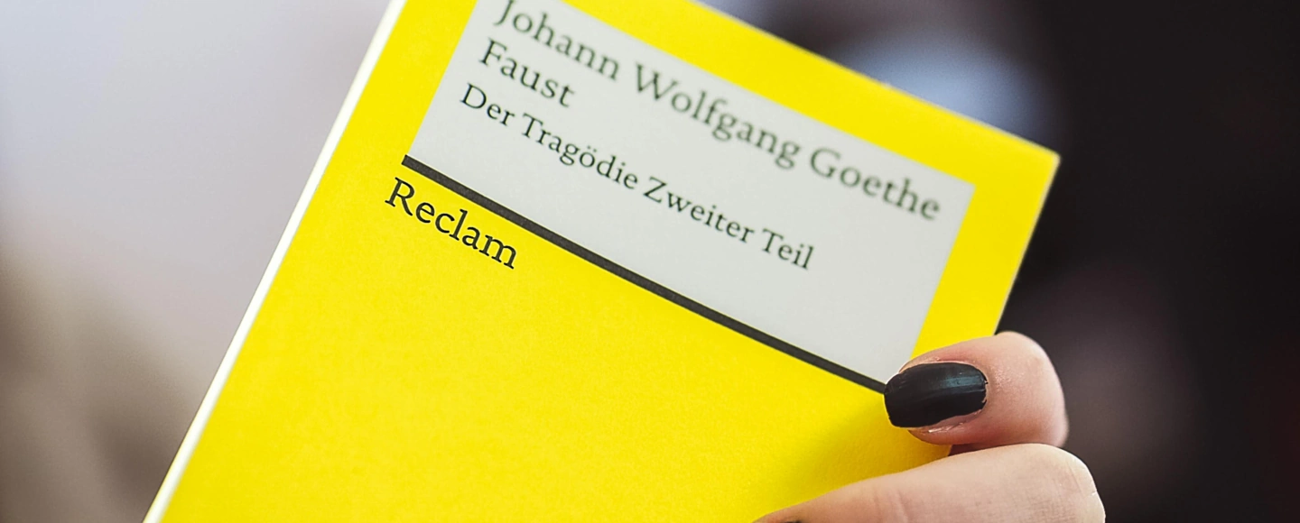 Vorbereitung auf das Abitur in Bayern (FOS • BOS 13) • Intensivkurs Deutsch - Aufsatztraining • Auch online • Kursort München-Zentrum